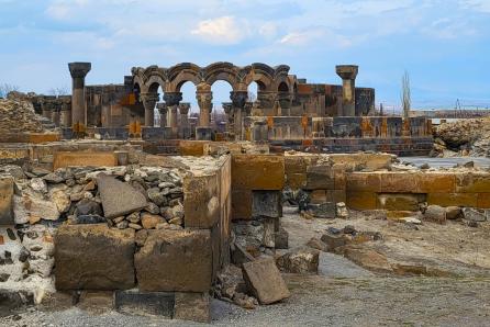Զվարթնոց տաճար